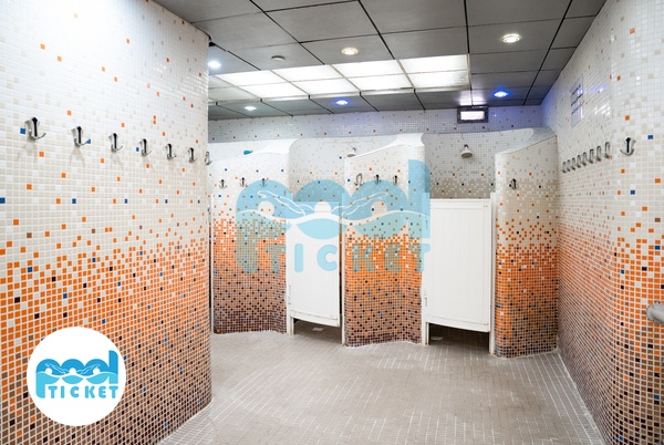 عکس دوش های استخر هتل پارسیان کوثر تهران