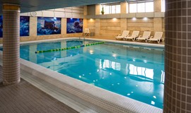 عکس استخر هتل پارسیان کوثر تهران