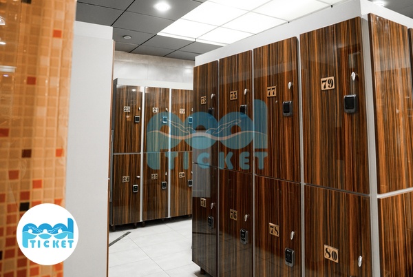 عکس رختکن استخر سرپوشیده هتل پارسیان کوثر تهران