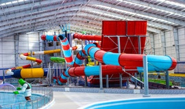 عکس سرسره های پارک آبی دهکده موج شهرکرد