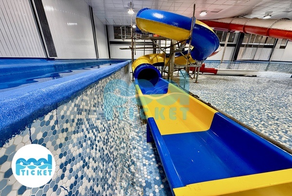 سرسره های پیچشی پارک آبی قصر آبی پارس اسلامشهر تصویر