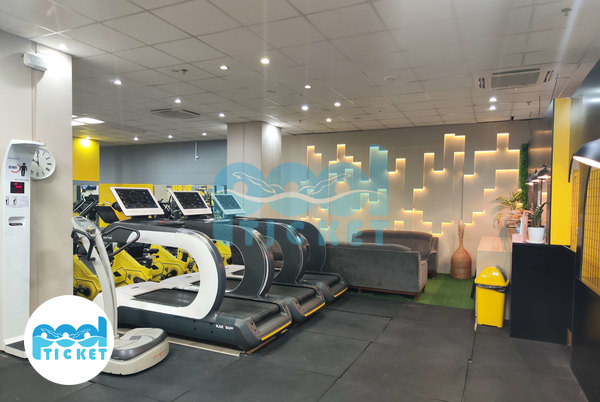 دستگاه هوازی باشگاه بدنسازی شهرزاد قم