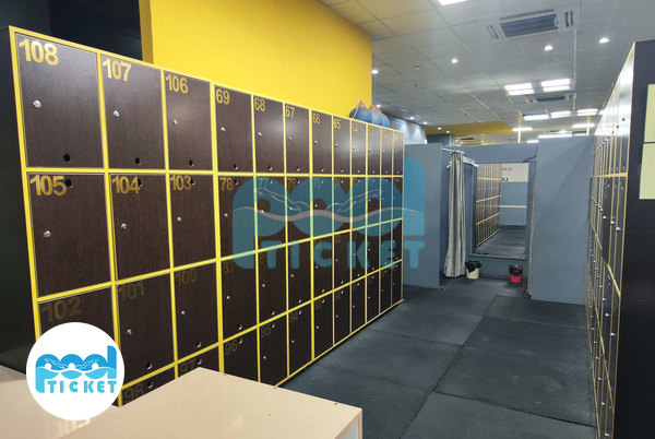 رخت‌کن باشگاه بدنسازی شهرزاد قم