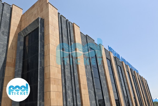 ساختمان پارک آبی ایستان لند سرعین