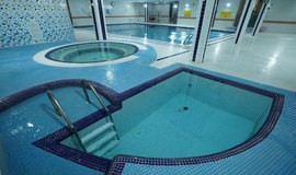 تصویر جکوزی استخر والفجر تهران