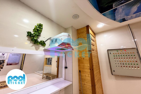 رخت‌کن و سشوار استخر آداک واوان اسلامشهر