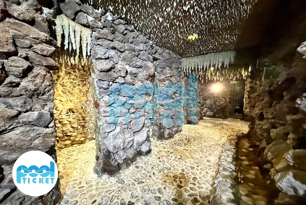 دوش سنگی استخر چهارفصل و روباز هودین و هورام تهرانسر تصویر