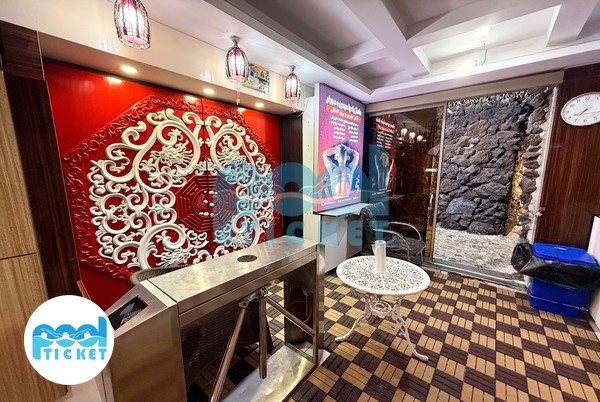 تصاویر سالن ورودی استخر چهارفصل و روباز هودین و هورام تهرانسر