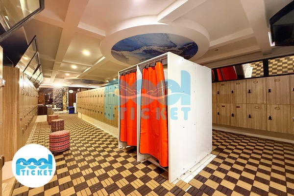 عکس سالن رختکن استخر چهارفصل و روباز هودین و هورام تهرانسر