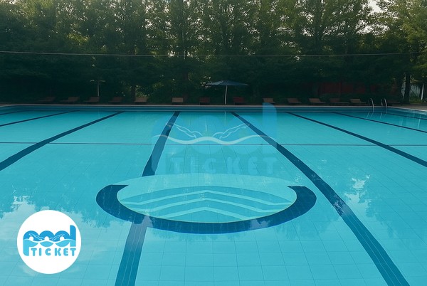 فضای روباز استخر زمزم تهران