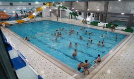 تصویر سرسره‌های استخر و آب درمانی مادر گلستان