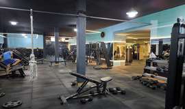 محوطه باشگاه بدنسازی اورجینال اسلامشهر (شعبه آقایان) عکس