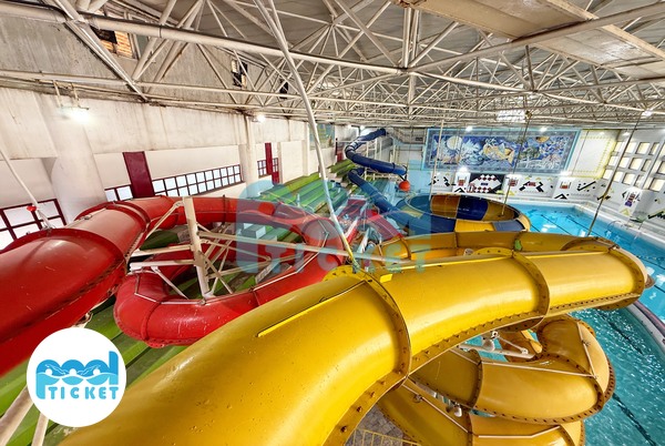 عکس سرسره پیچشی استخر و پارک آبی کوثر شیراز