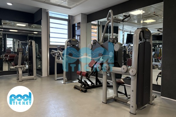 باشگاه بدنسازی مکث فیت عظیمیه کرج تصاویر