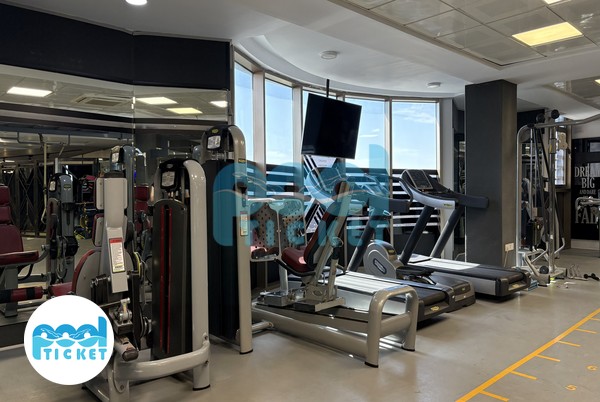 سالن باشگاه بدنسازی مکث فیت کرج