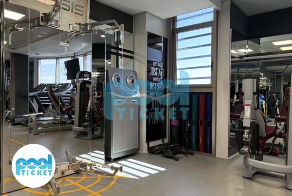 عکس باشگاه بدنسازی مکث فیت دیارا عظیمیه کرج