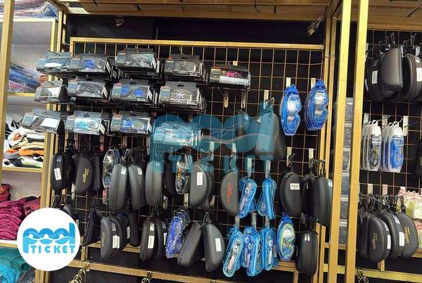 عکس‌های فروشگاه لوازم ورزشی پرسپولیس گوهردشت کرج