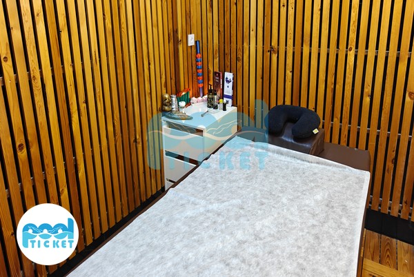 عکس اتاق ماساژ باشگاه بدنسازی و استخر ۱۱۰ پلاس کرج