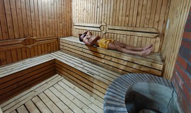 عکس سونا خشک استخر ۱۱۰ پلاس کرج