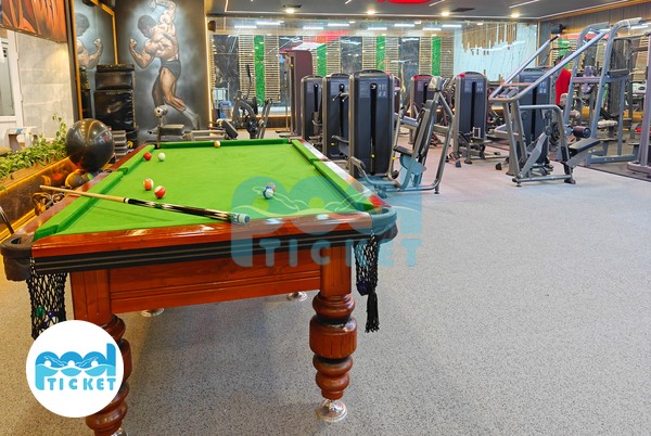 تصویر سالن بیلیارد  باشگاه بدنسازی ۱۱۰ پلاس کرج