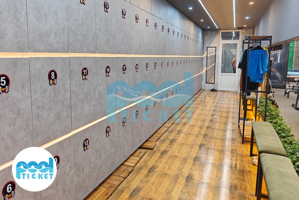 عکس رختکن و کمد باشگاه بدنسازی و استخر ۱۱۰ پلاس کرج