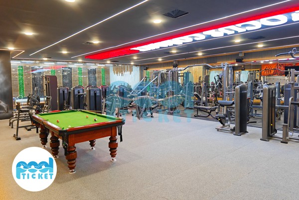 میز بیلیارد باشگاه بدنسازی و استخر ۱۱۰ پلاس کرج تصاویر