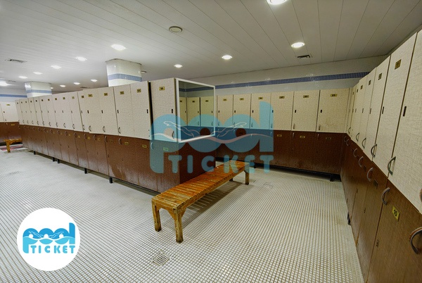 عکس فضای رختکن و کمد استخر دانشگاه هنر کرج