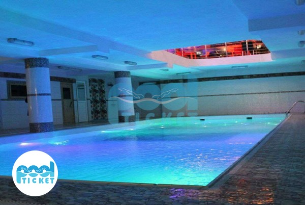 تصویر استخر سرپوشیده دلفین ساری