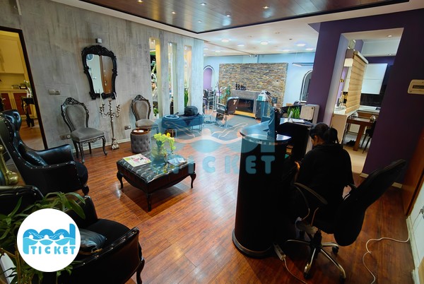 محیط سالن آرایشگاه مرکز ماساژ اچ H تهران