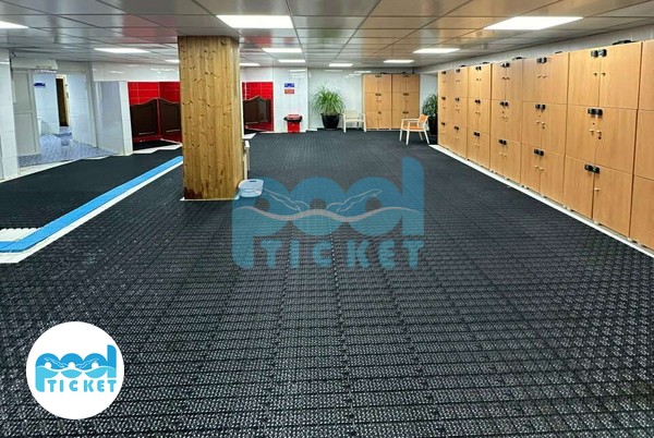 تصویر کمدها و رختکن استخر دانشگاه آزاد ساری