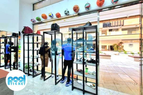 عکس فروشگاه کتونی پانیک اصفهان