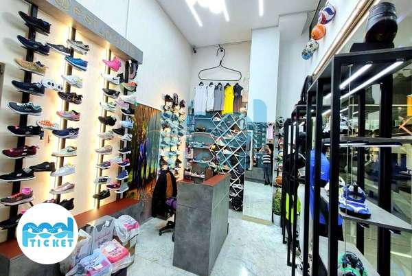 فروشگاه کتونی پانیک اصفهان تصویر