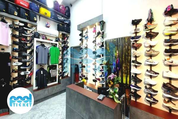 عکس فروشگاه کتونی پانیک اصفهان