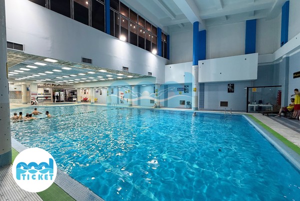 عکس محوطه استخر آقایان یادیاران تهران (دوقلو)