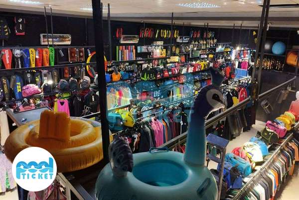 عکسها محیط فروشگاه اسپرت ۷۲۴ مشهد