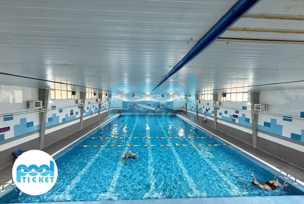 محوطه استخر دارآباد تهران تصویر